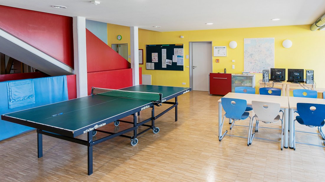 Área común inferior en Wiesenhaus con mesa de ping-pong